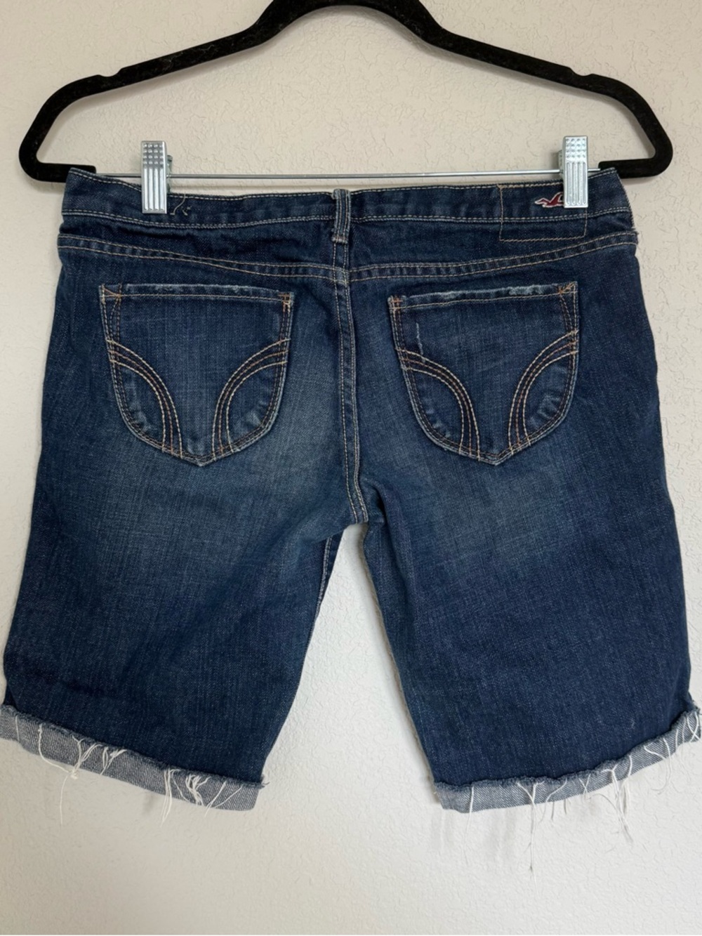 Hollister Jean Shorts Dark‎ Wash Bermuda Cuffed Summer Casual Denim Women’s 3 - Picture 2 of 7